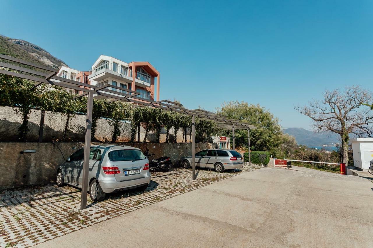 Acacia Hill A3 Lägenhet Ðenovići Exteriör bild